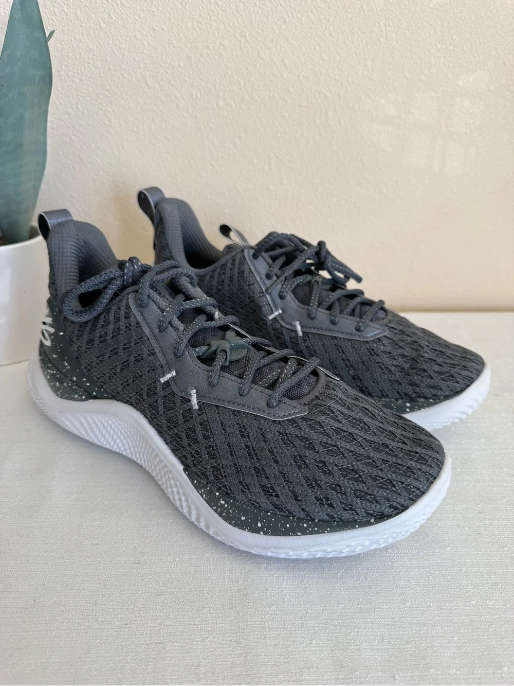 New Under Armour Curry Gray Athletic Sneakers with White Speckled Sole